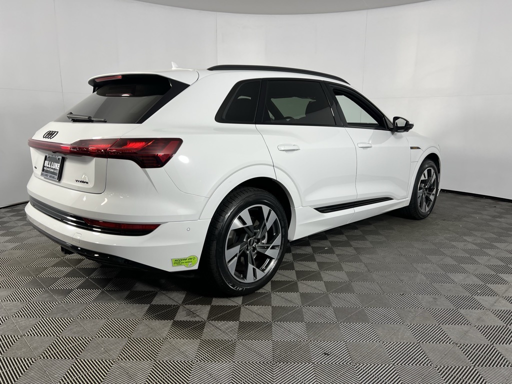 2023 Audi e-tron Premium photo 5