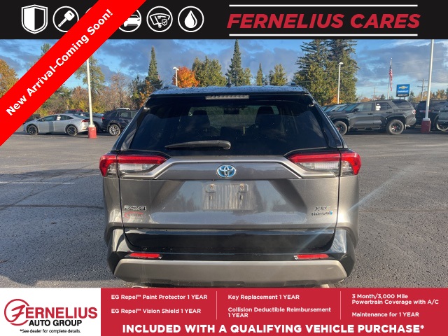 2019 Toyota RAV4 Hybrid XSE photo 2