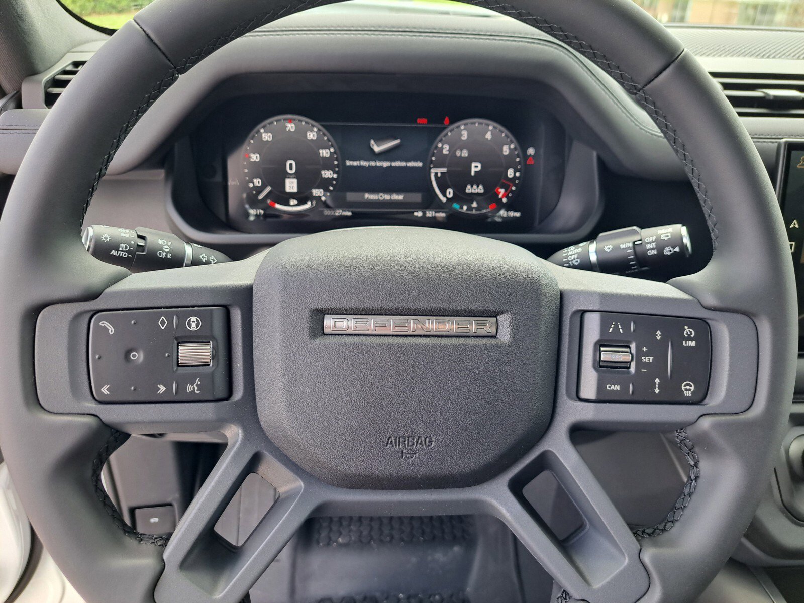 2025 Land Rover Defender 110 S photo 12