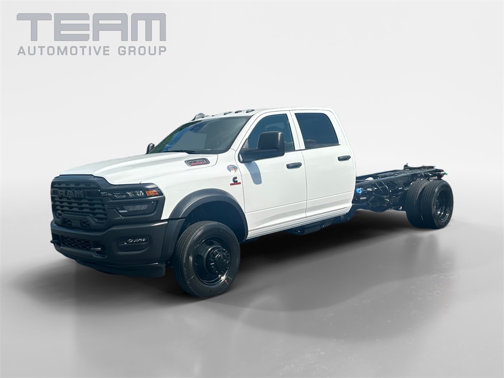 2025 Ram 5500 Tradesman photo 3