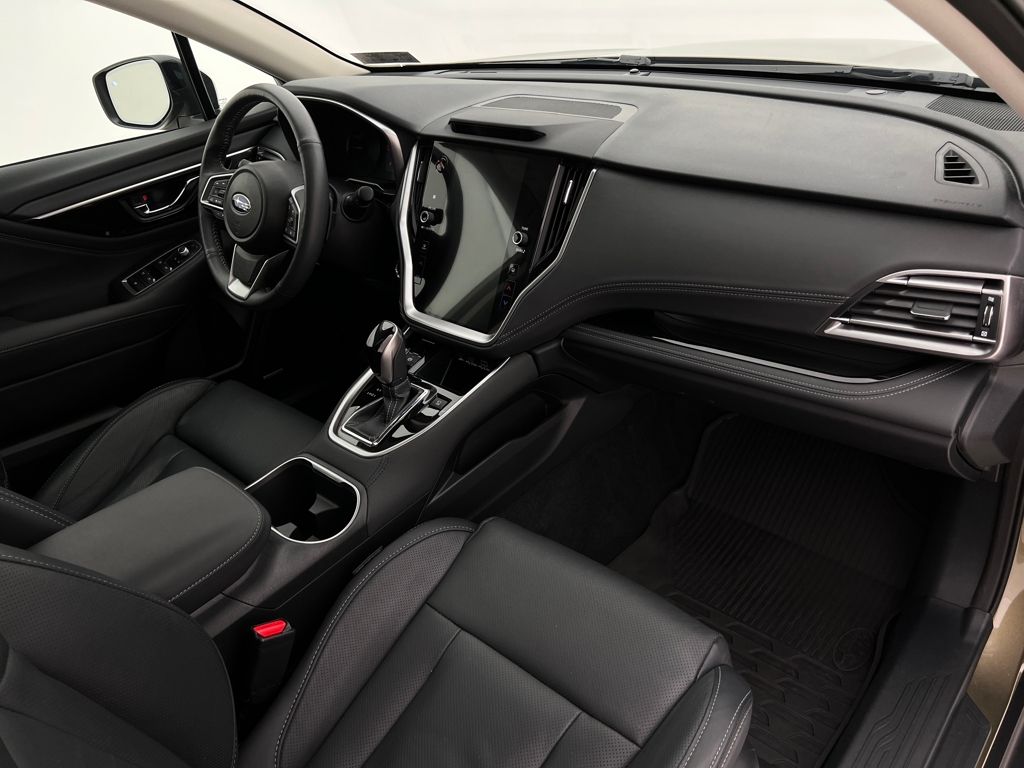2024 Subaru Outback Touring photo 17