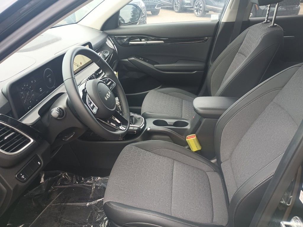 2024 Kia Seltos X-Line photo 6