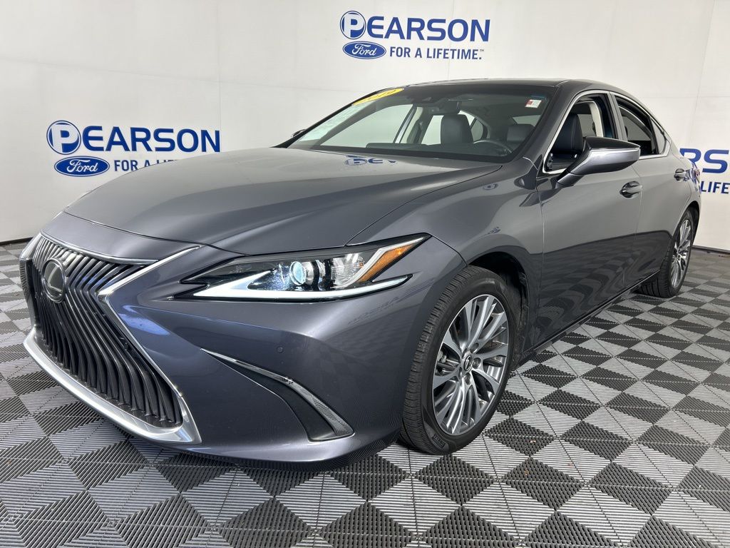 2019 Lexus ES 350's photo