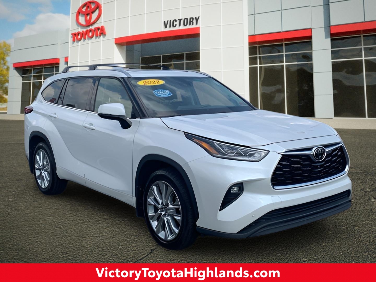 2022 Toyota Highlander Limited's photo