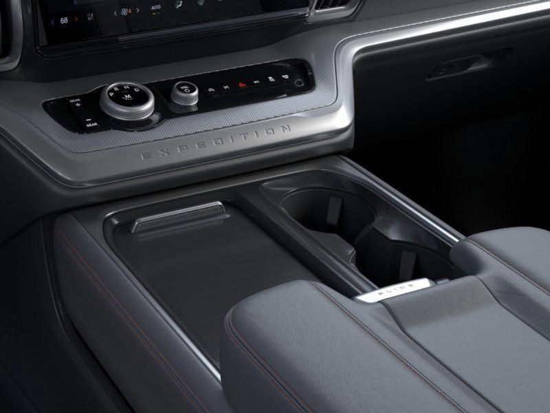 2025 Ford Expedition photo 14