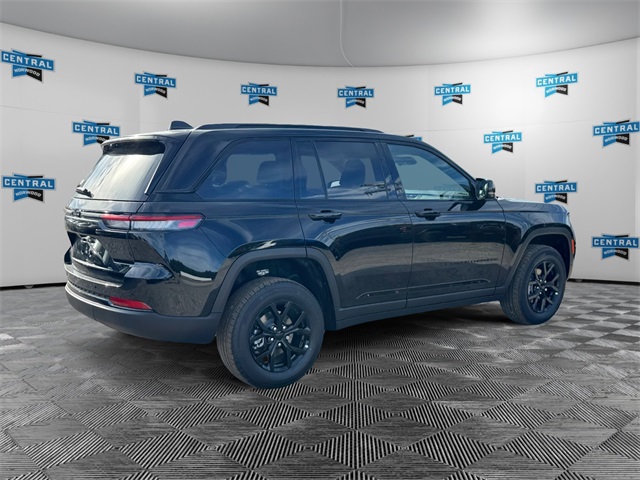 2025 Jeep Grand Cherokee Altitude photo 4