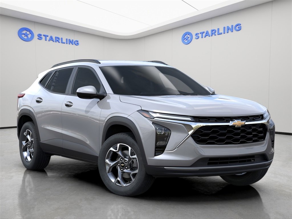 2025 Chevrolet Trax LT photo 2