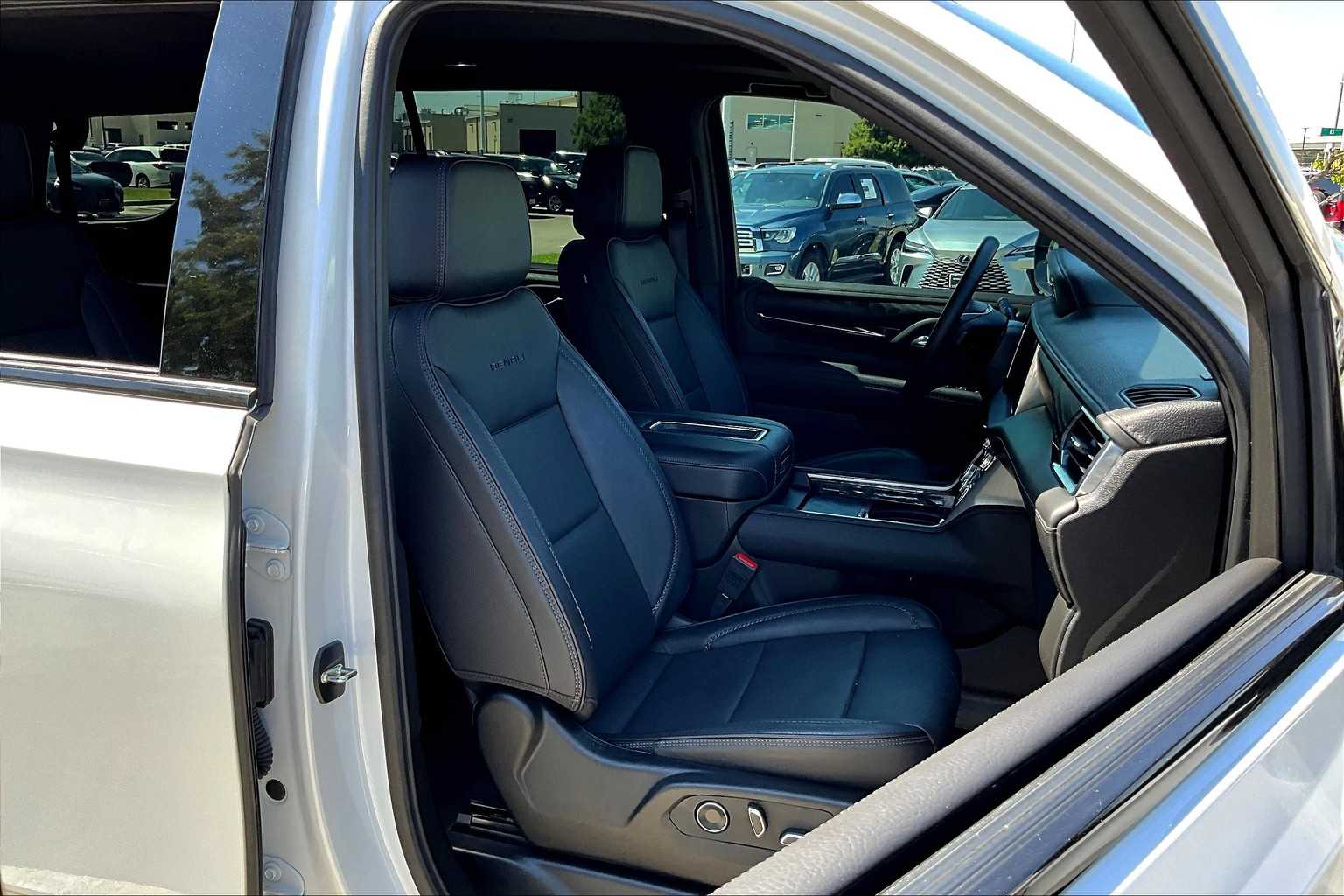 2024 Gmc Yukon Denali photo 7
