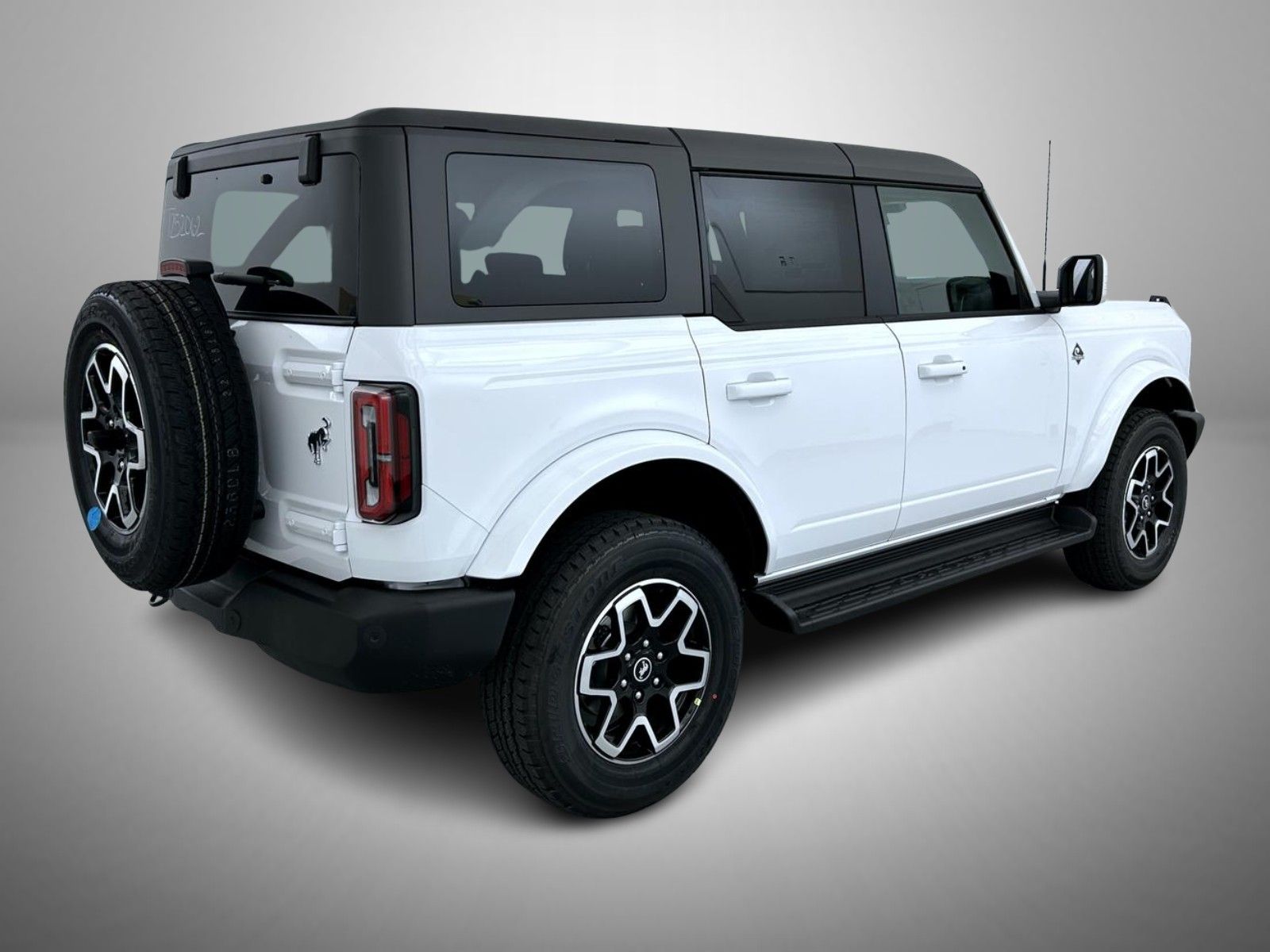 2025 Ford Bronco Outer Banks photo 5