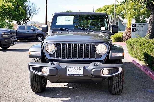 New 2025 Granite Crystal Metallic Clear-Coat Exterior Paint Jeep Sport S image 5