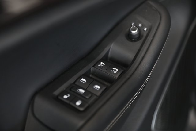 2022 Jeep Grand Cherokee Altitude photo 2