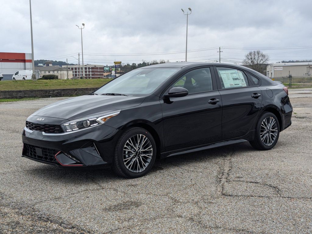 2024 Kia Forte GT-Line photo 4