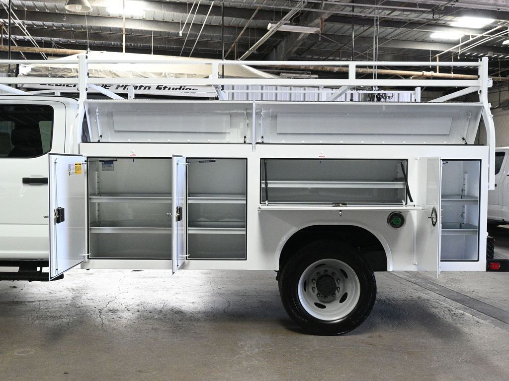 2025 Ford F-550 XL photo 21