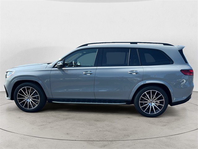 2025 Mercedes Benz GLS 580 4MATIC photo 2