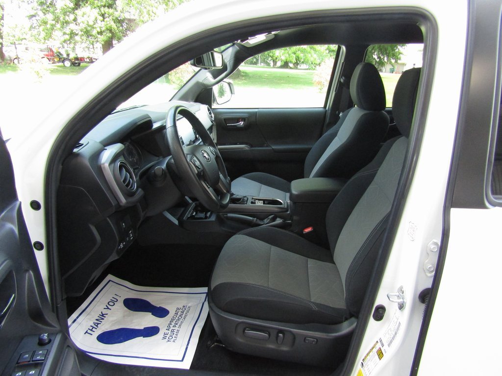 2023 Toyota Tacoma Double Cab V6 photo 17