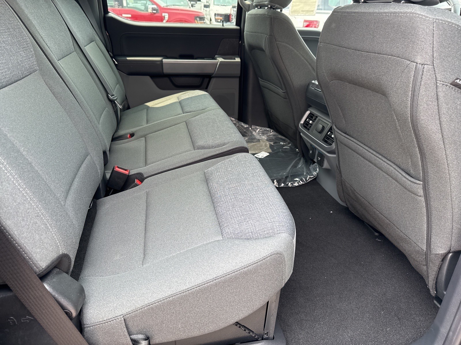 2025 Ford F-150 XLT photo 17