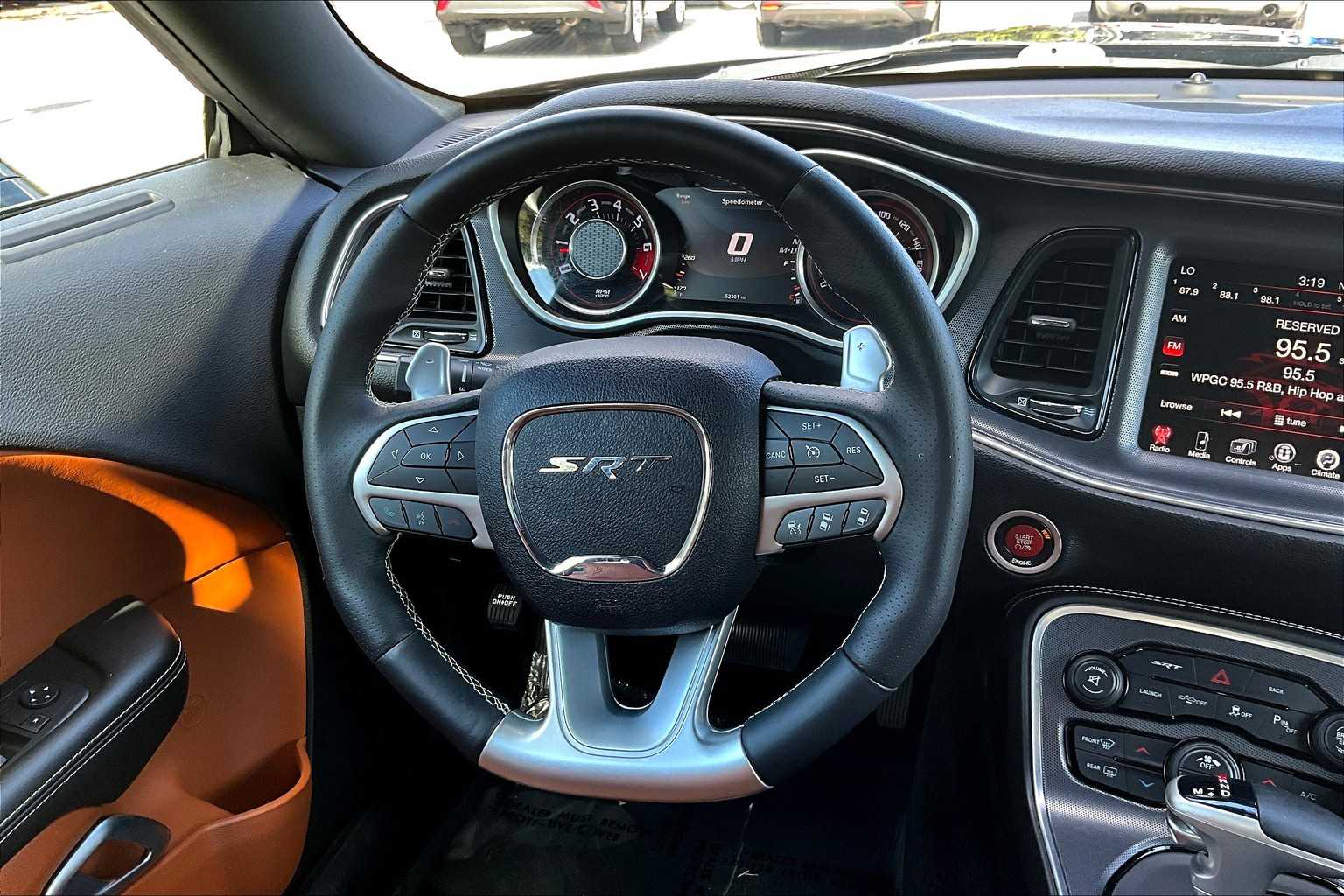 2016 Dodge Challenger SRT8 392 photo 5