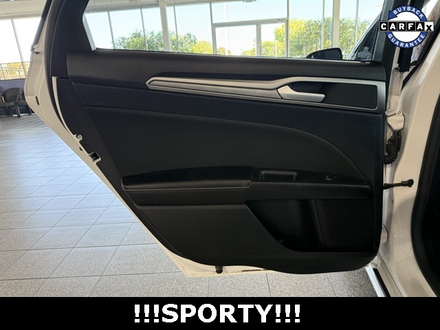 2020 Ford Fusion SE photo 20