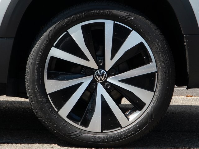 2022 Volkswagen Taos SE photo 13