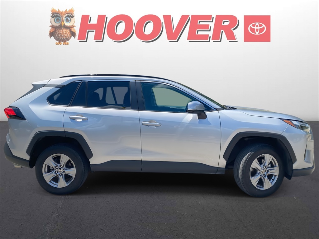 2023 Toyota RAV4 XLE photo 2