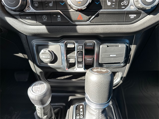 2025 Jeep Wrangler Sport S photo 19