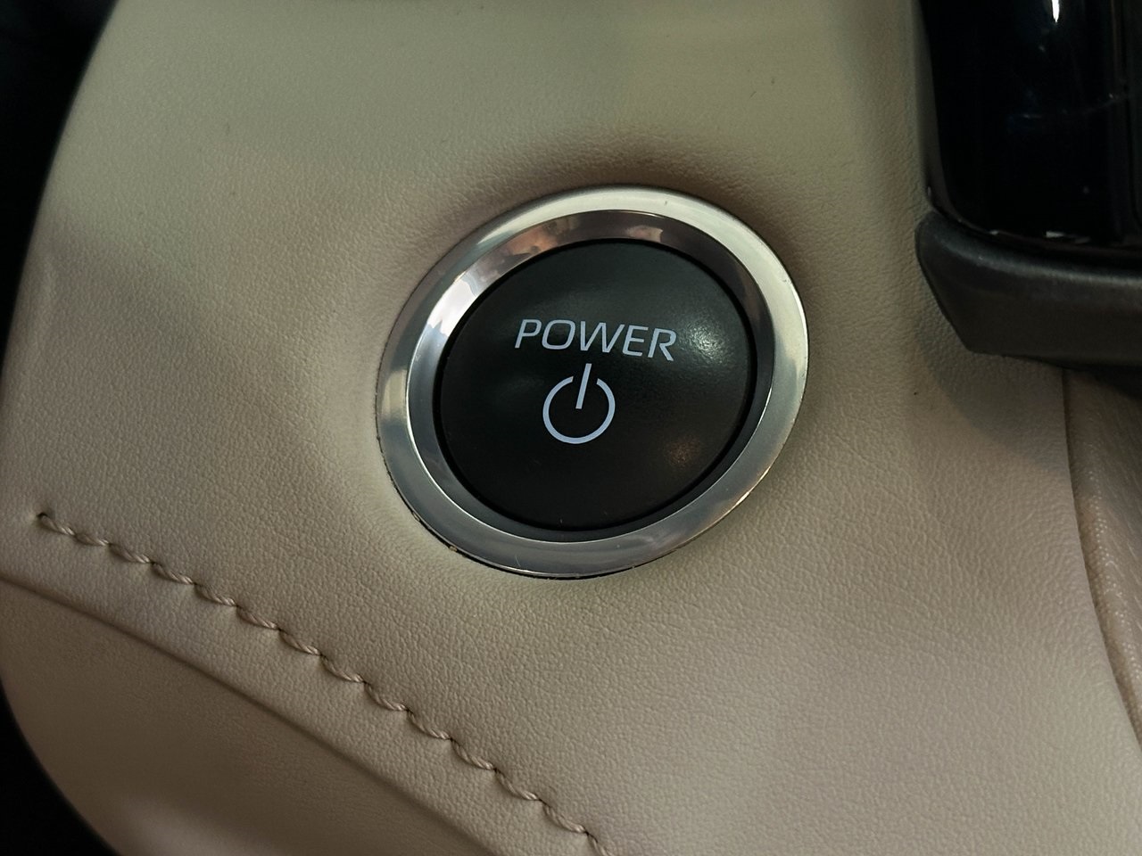 2024 Toyota Highlander Hybrid XLE photo 26