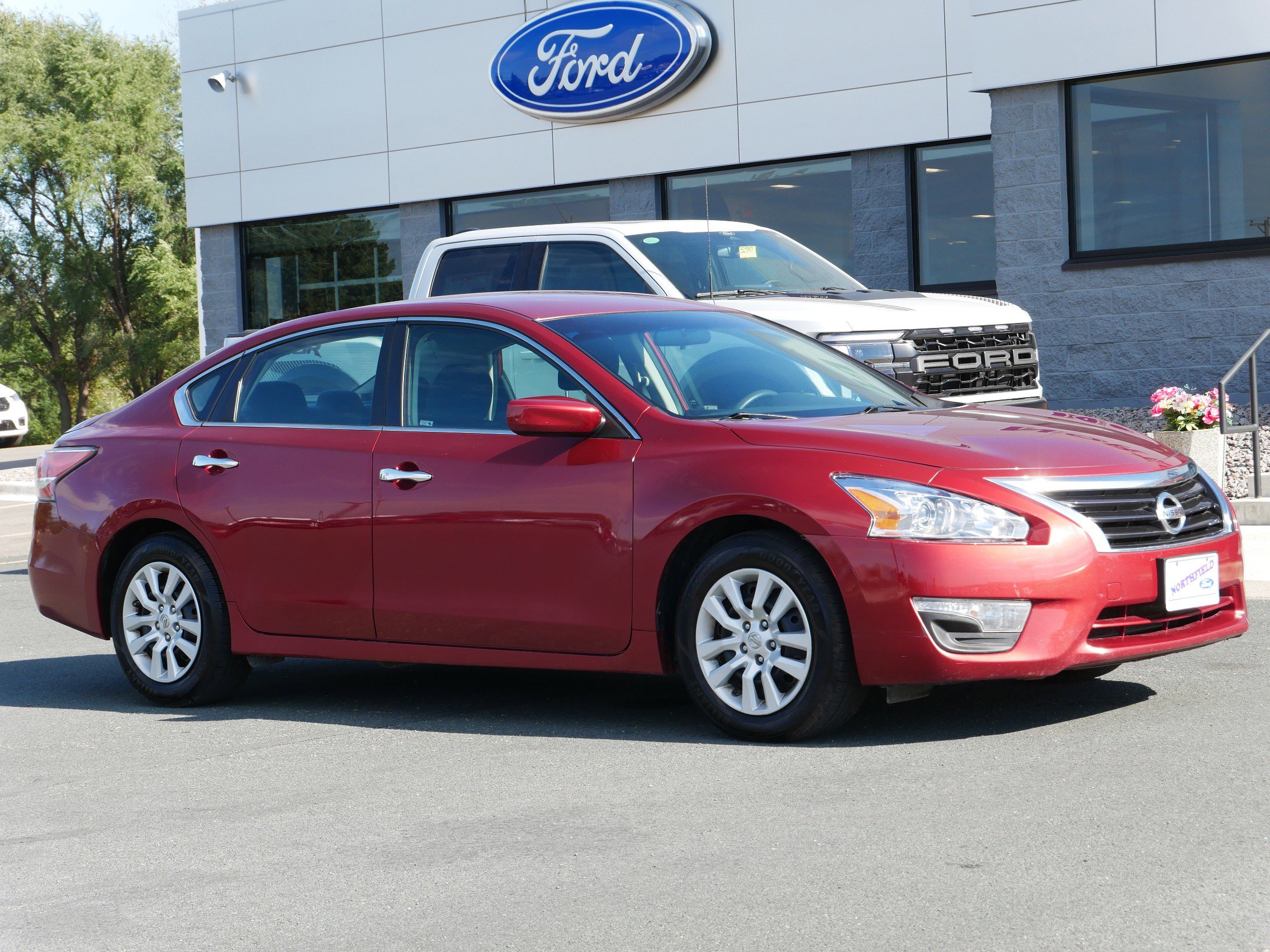 Used 2014 Nissan Altima S with VIN 1N4AL3AP4EC183603 for sale in Northfield, Minnesota
