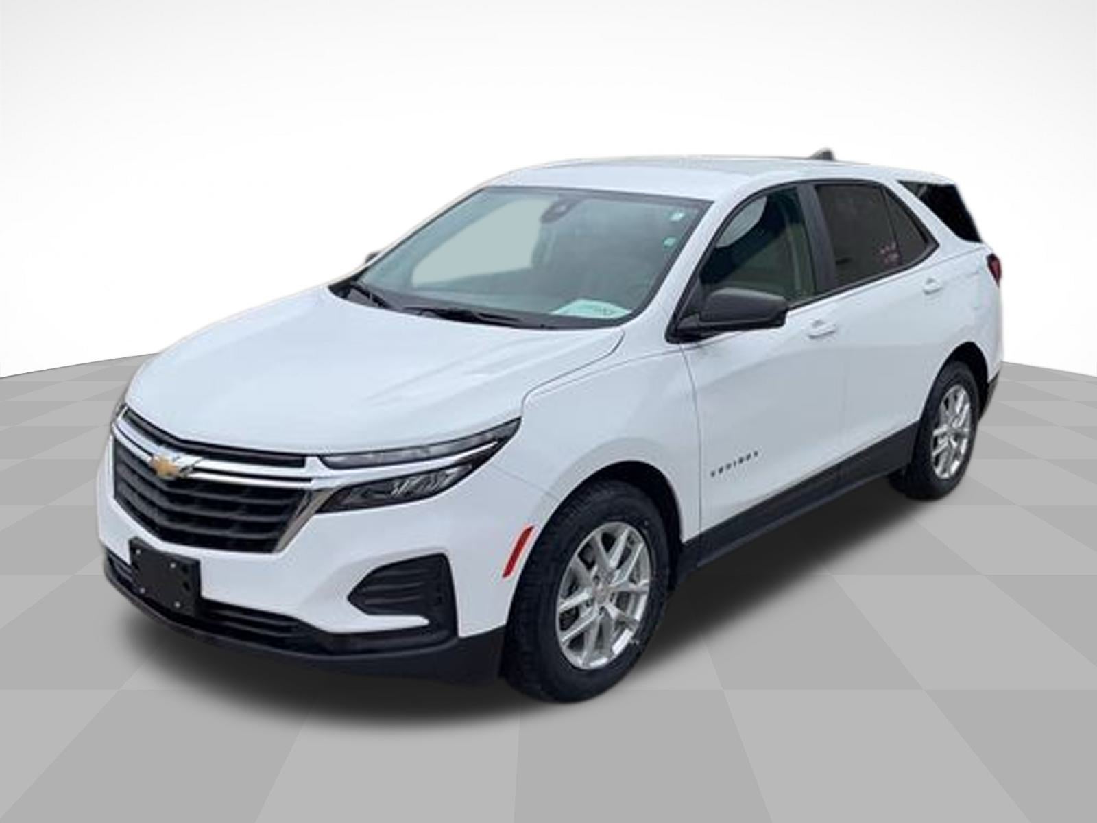 2022 Chevrolet Equinox LS photo 2