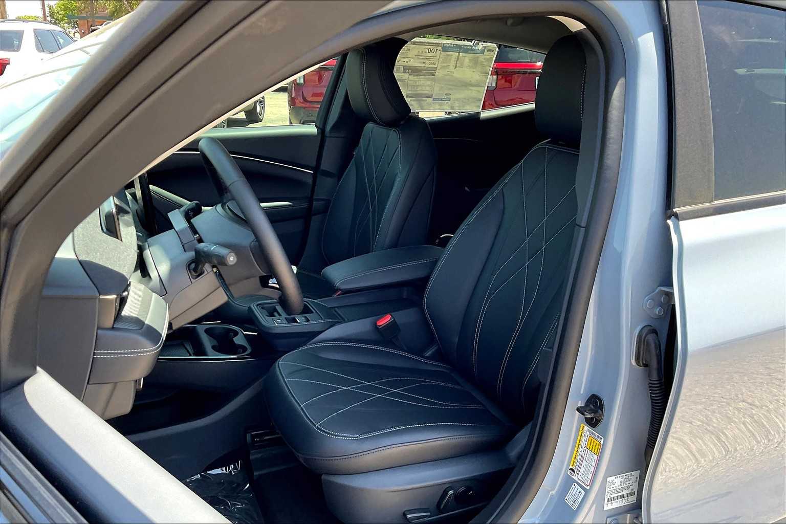 2025 Ford Mustang Mach-E Select photo 9
