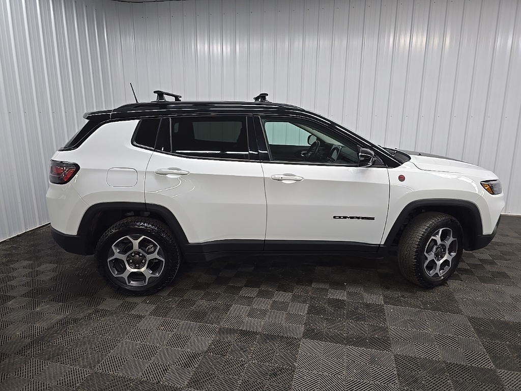 2022 Jeep Compass Trailhawk photo 2