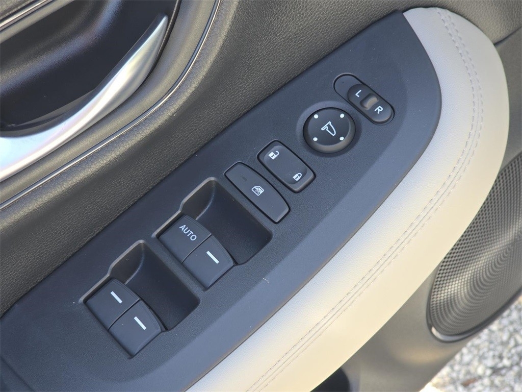2026 Honda HR-V LX photo 16