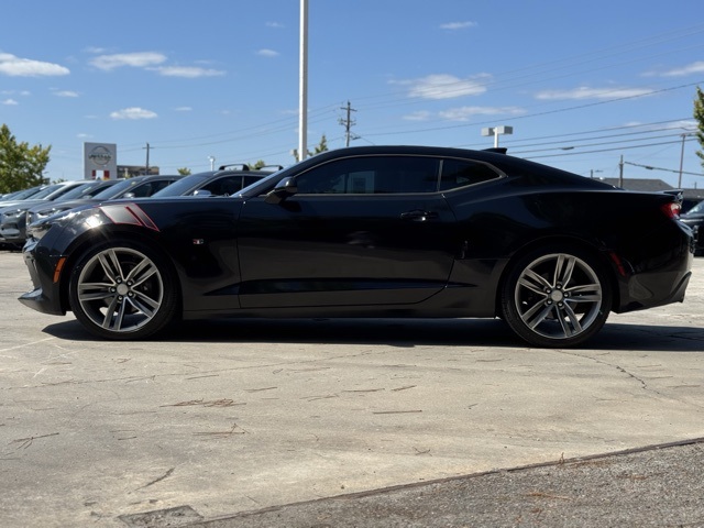 2017 Chevrolet Camaro 2LT photo 4