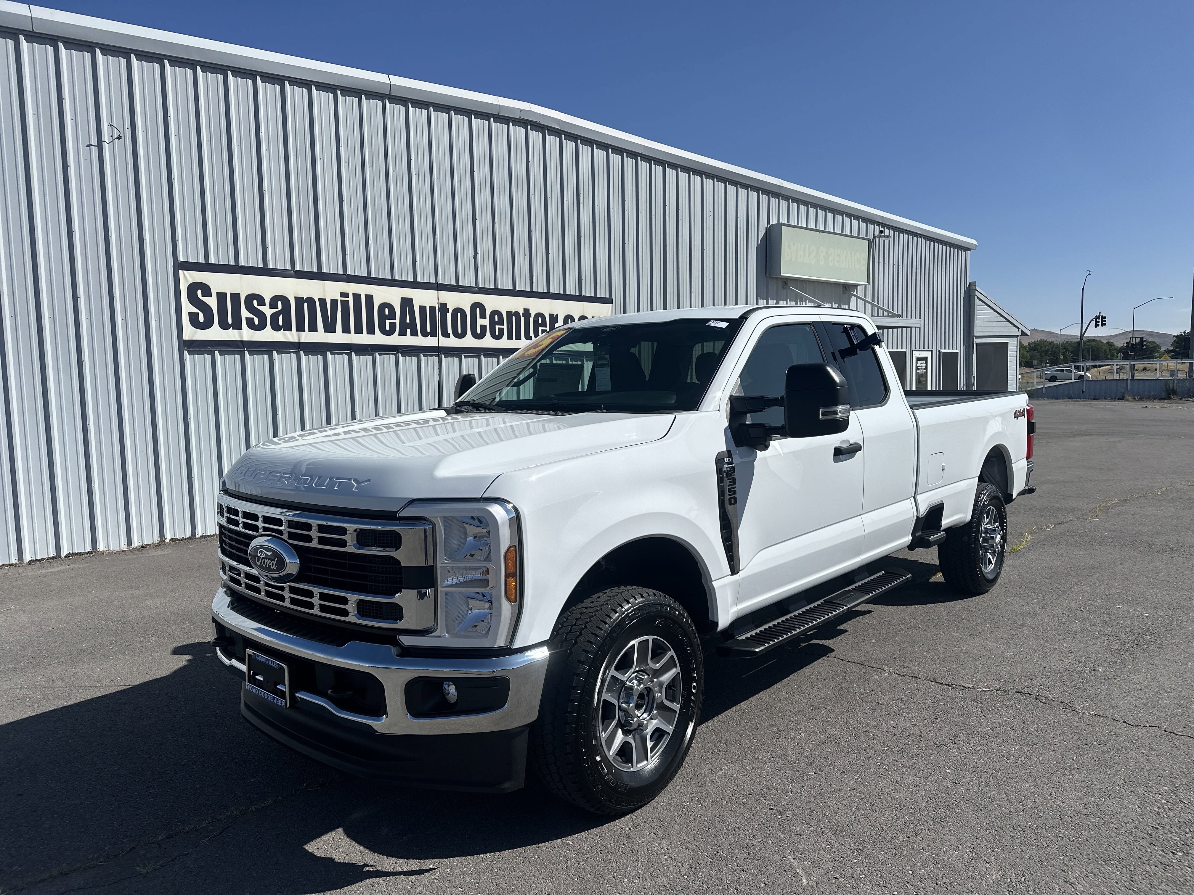 2025 Ford F-350 Super Duty XLT's photo