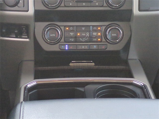 2021 Ford F-350 Lariat photo 19