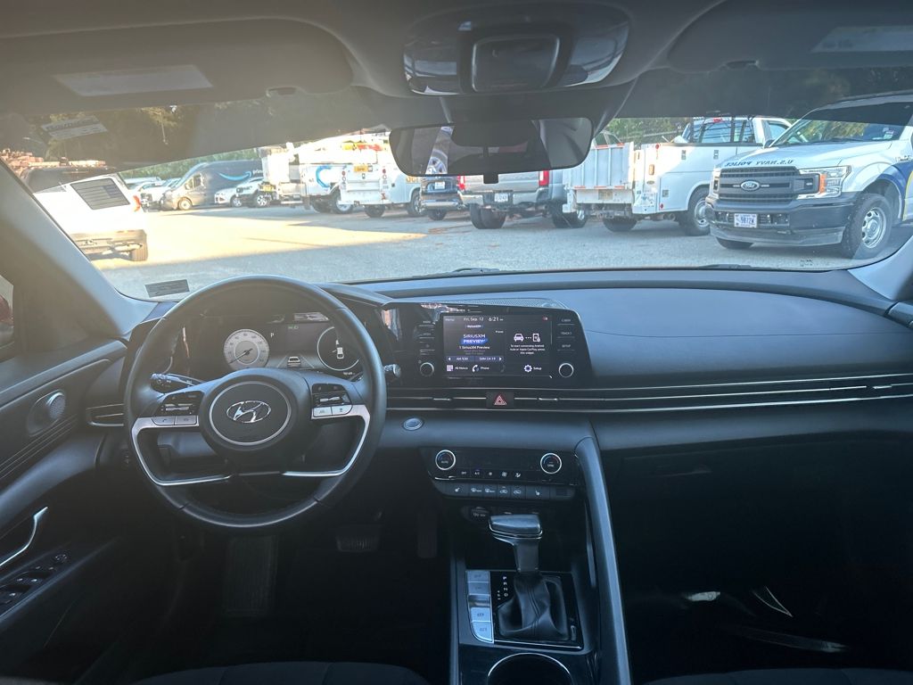 2022 Hyundai Elantra SEL Convenience photo 20