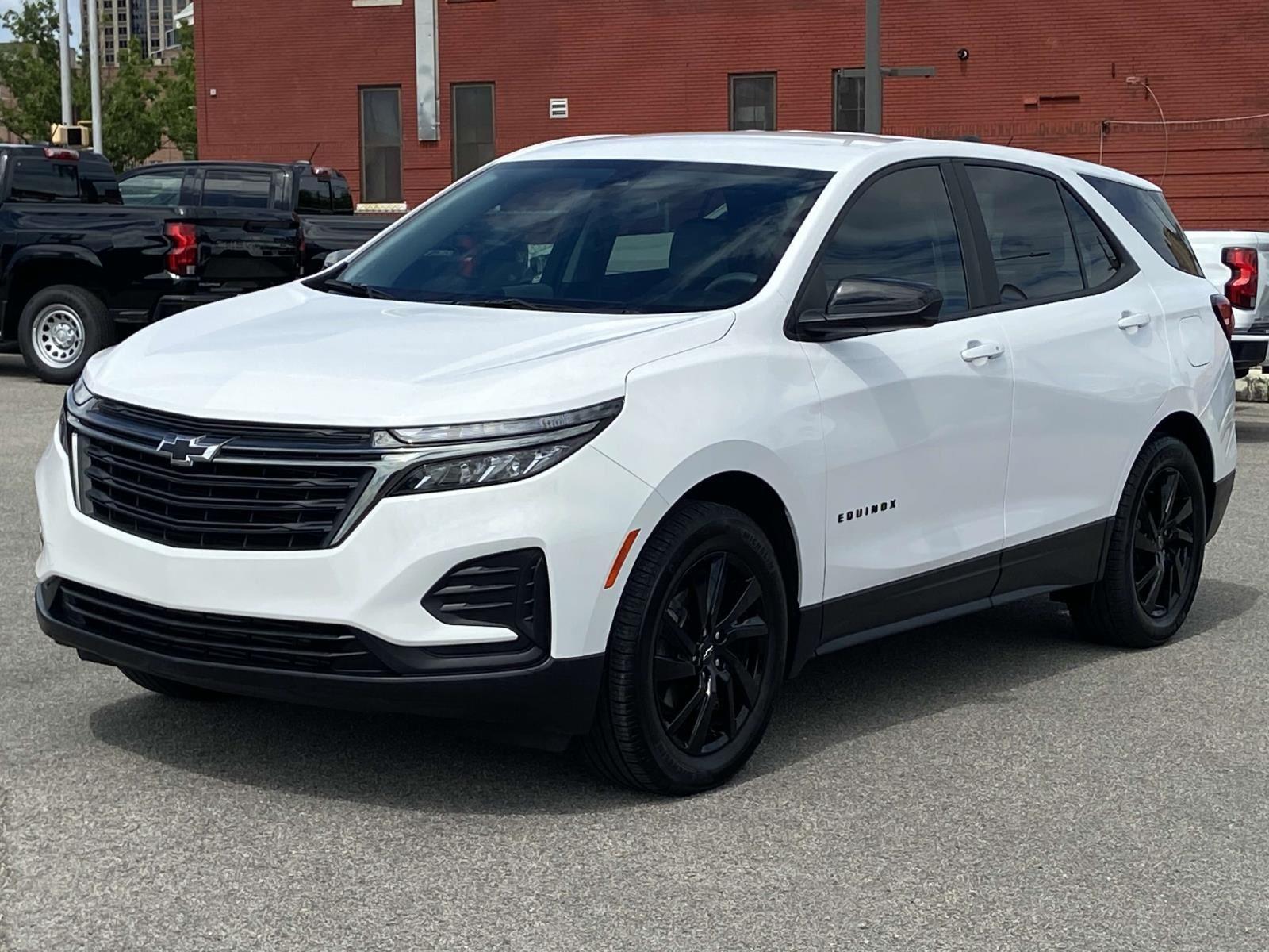 2023 Chevrolet Equinox LS photo 4