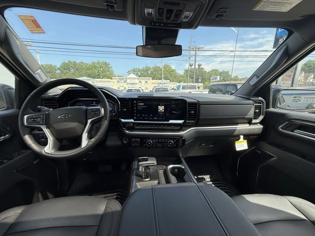 2025 Chevrolet Silverado 1500 RST photo 9