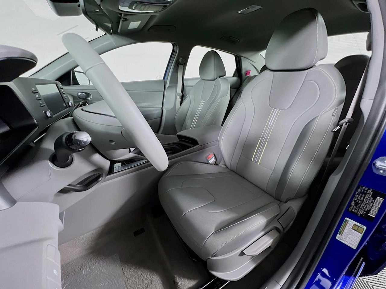 2025 Hyundai Elantra SEL Sport photo 12