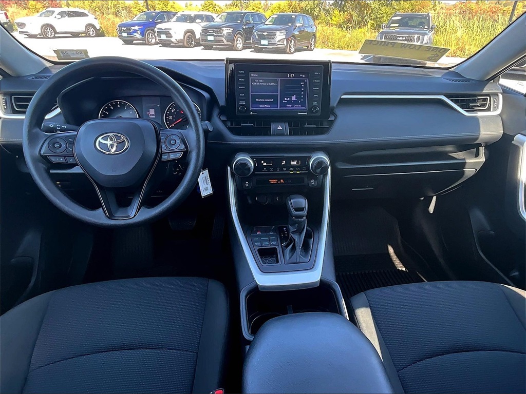 2022 Toyota RAV4 LE photo 21
