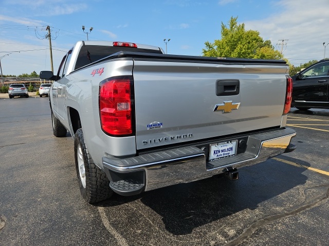 2019 Chevrolet Silverado 1500 LT photo 2