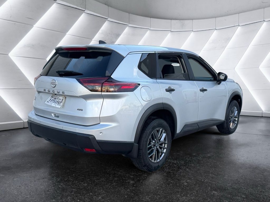 2025 Nissan Rogue S photo 2