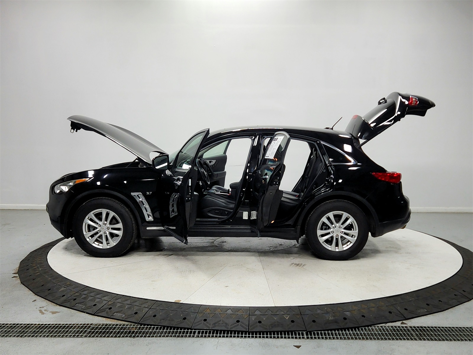 2017 Infiniti QX70 Base photo 11