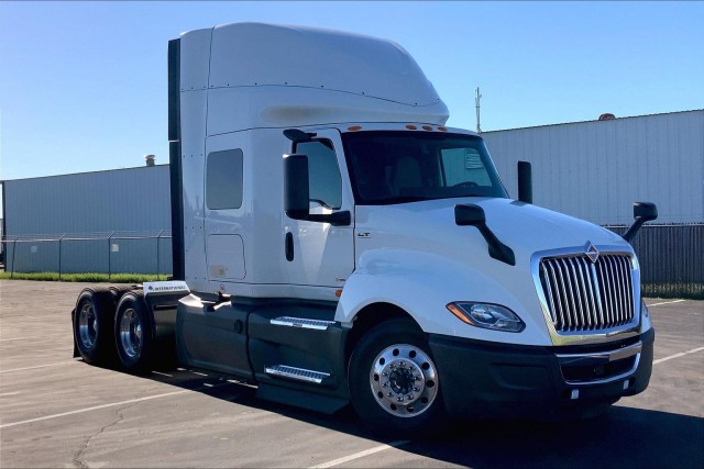 洋書 INTERNATIONAL TRUCKS International Used Truck Centers | Shop Used Trucks Nationwide