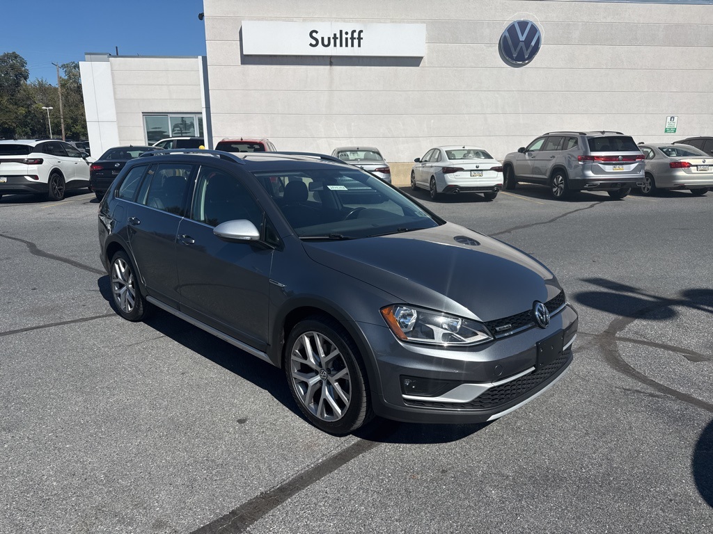 2017 Volkswagen Golf Alltrack TSI SEL 4Motion photo 2