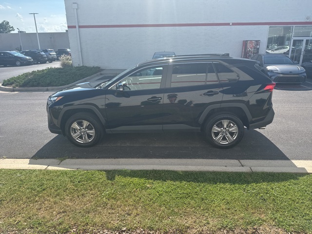 2023 Toyota RAV4 XLE photo 5