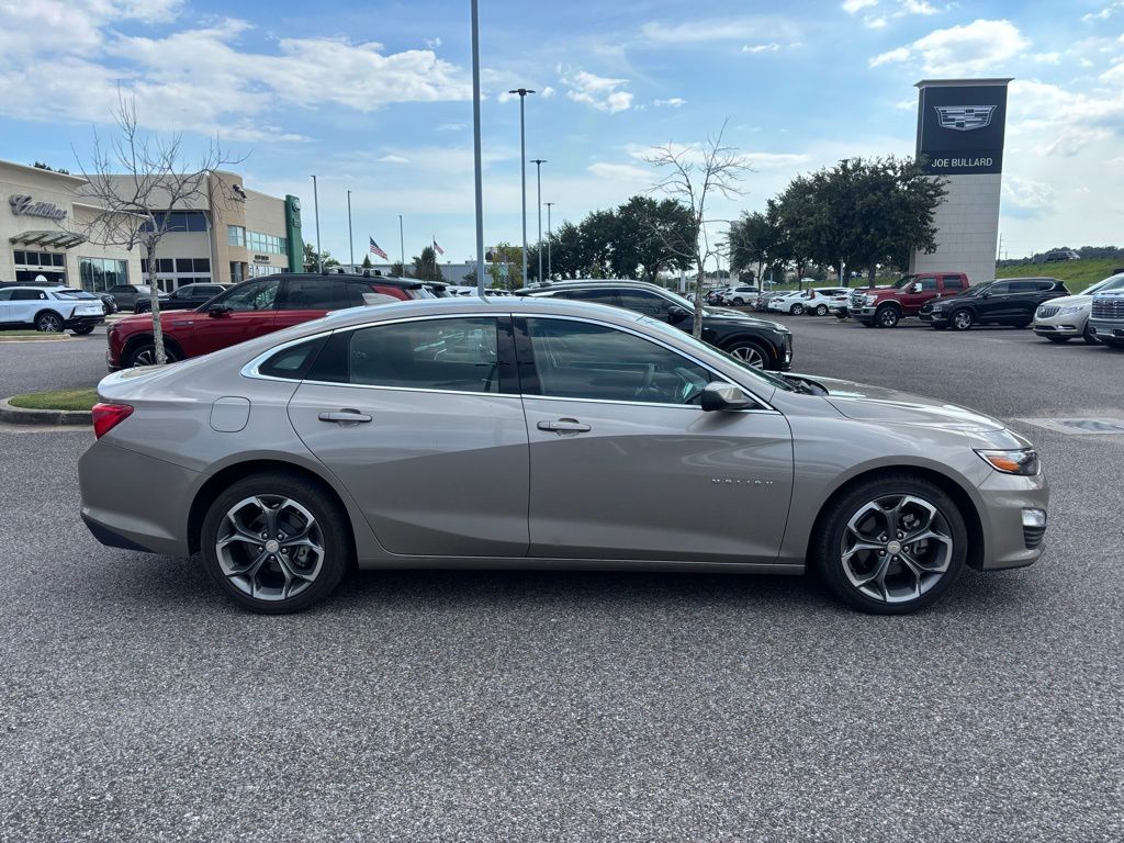 2024 Chevrolet Malibu 1LT photo 3
