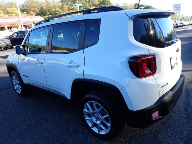 2021 Jeep Renegade Latitude photo 3