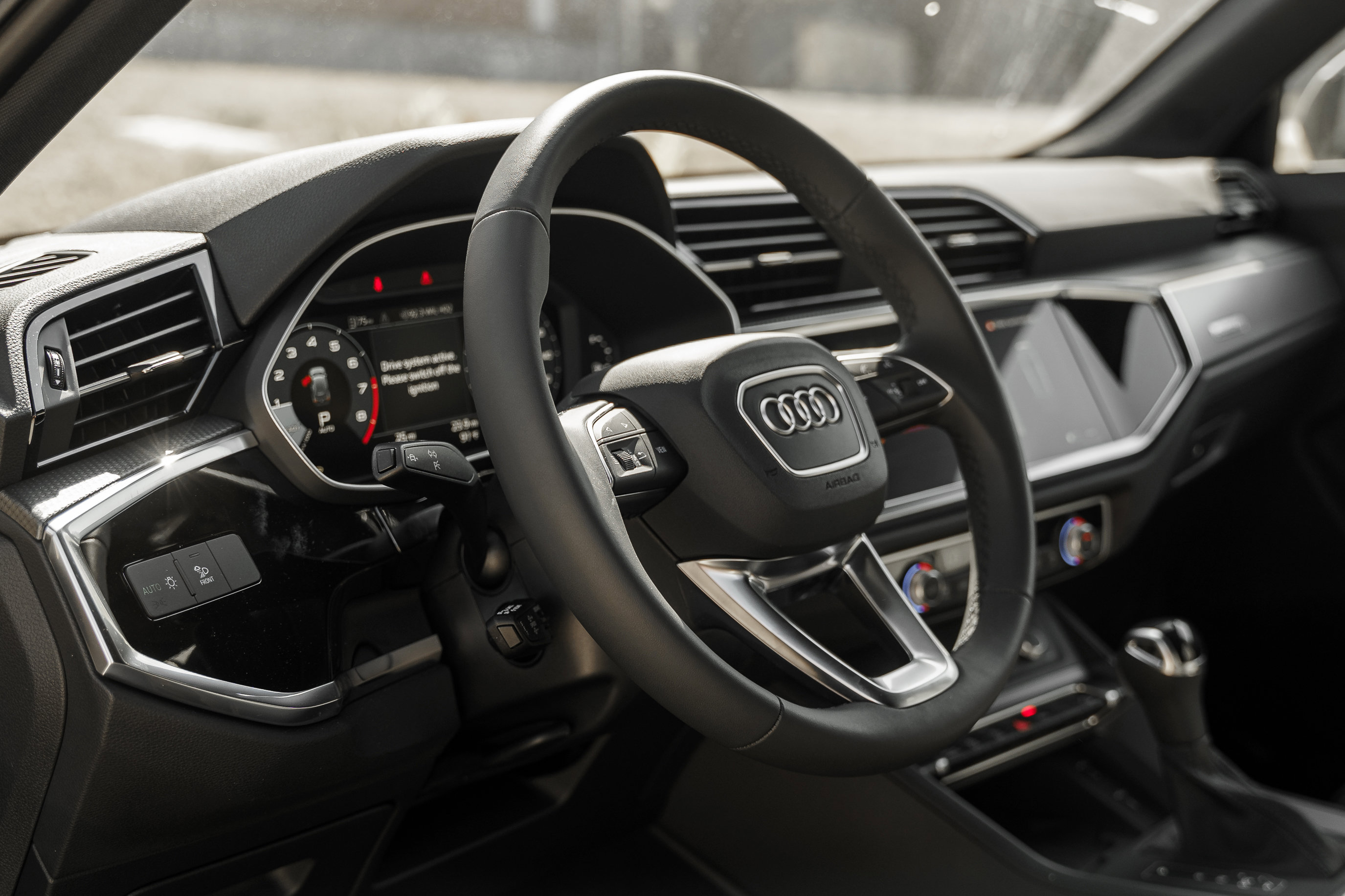 2025 Audi Q3 S line Premium photo 9