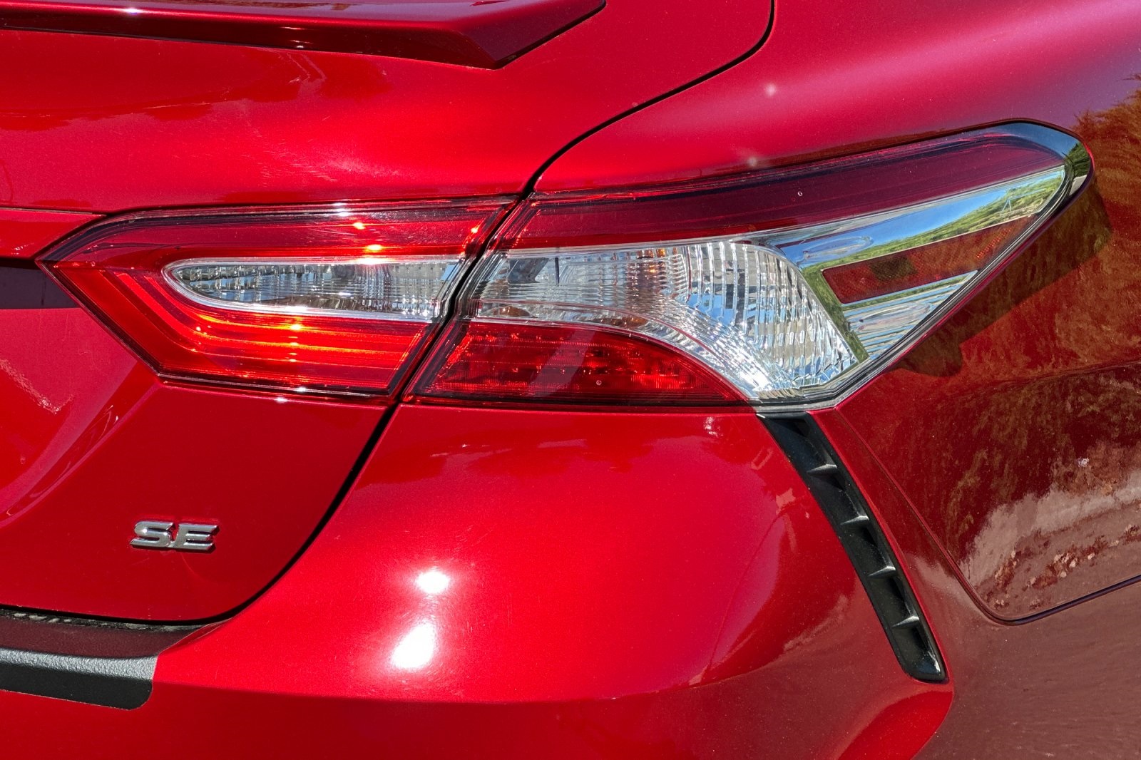 2020 Toyota Camry SE photo 24