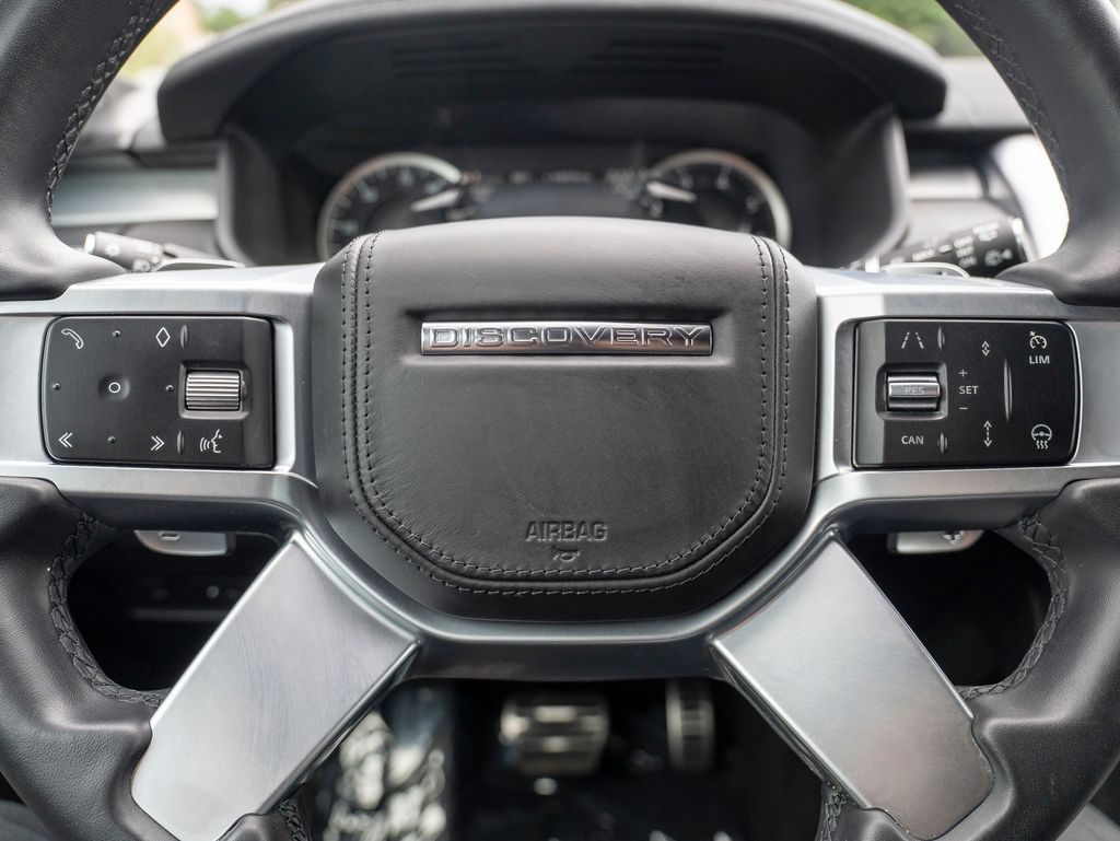 2023 Land Rover Discovery HSE R-Dynamic photo 14